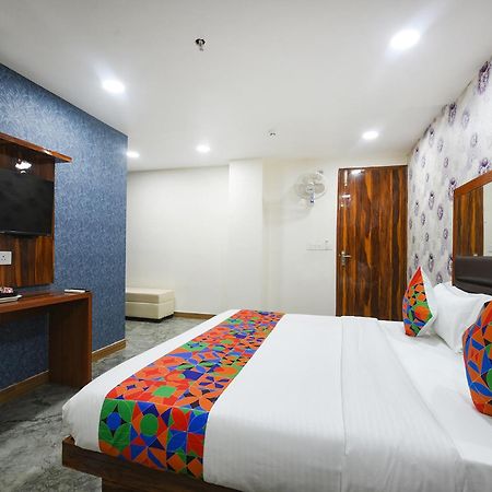 Fabhotel Mona Continental - Nr Laxmi Nagar It Hub Yeni Delhi Dış mekan fotoğraf