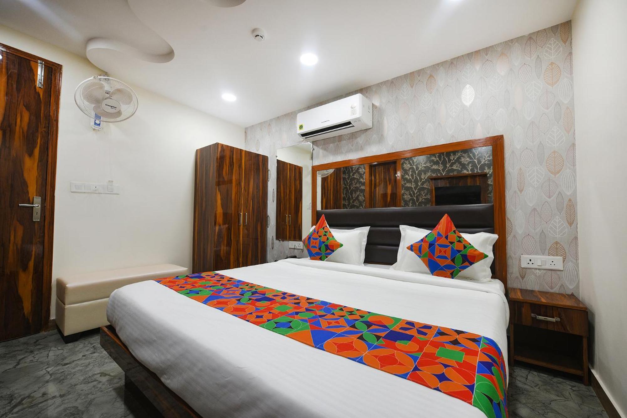 Fabhotel Mona Continental - Nr Laxmi Nagar It Hub Yeni Delhi Dış mekan fotoğraf