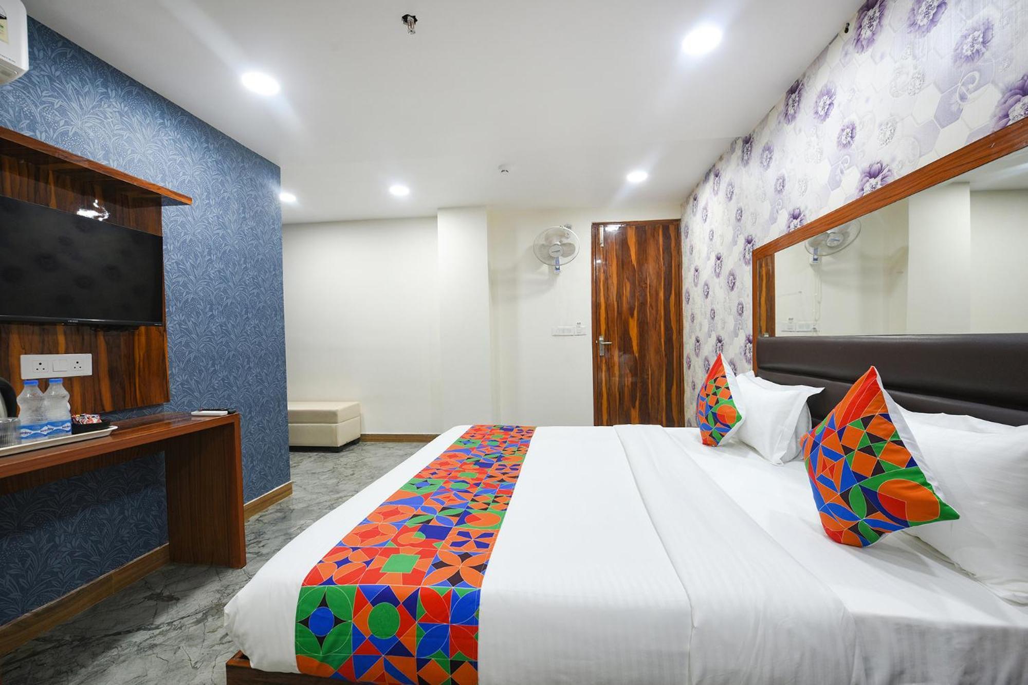Fabhotel Mona Continental - Nr Laxmi Nagar It Hub Yeni Delhi Dış mekan fotoğraf