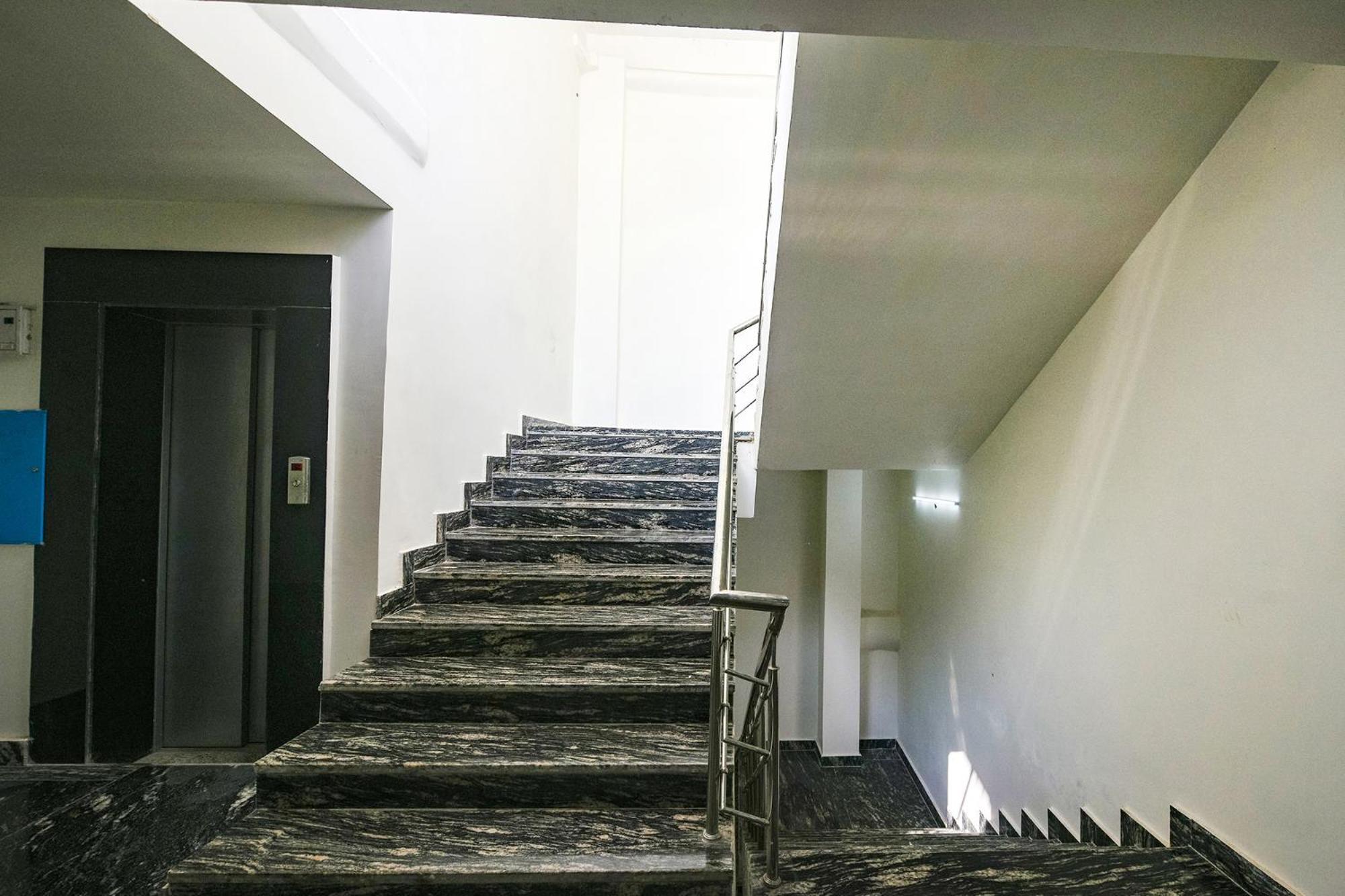 Fabhotel Mona Continental - Nr Laxmi Nagar It Hub Yeni Delhi Dış mekan fotoğraf