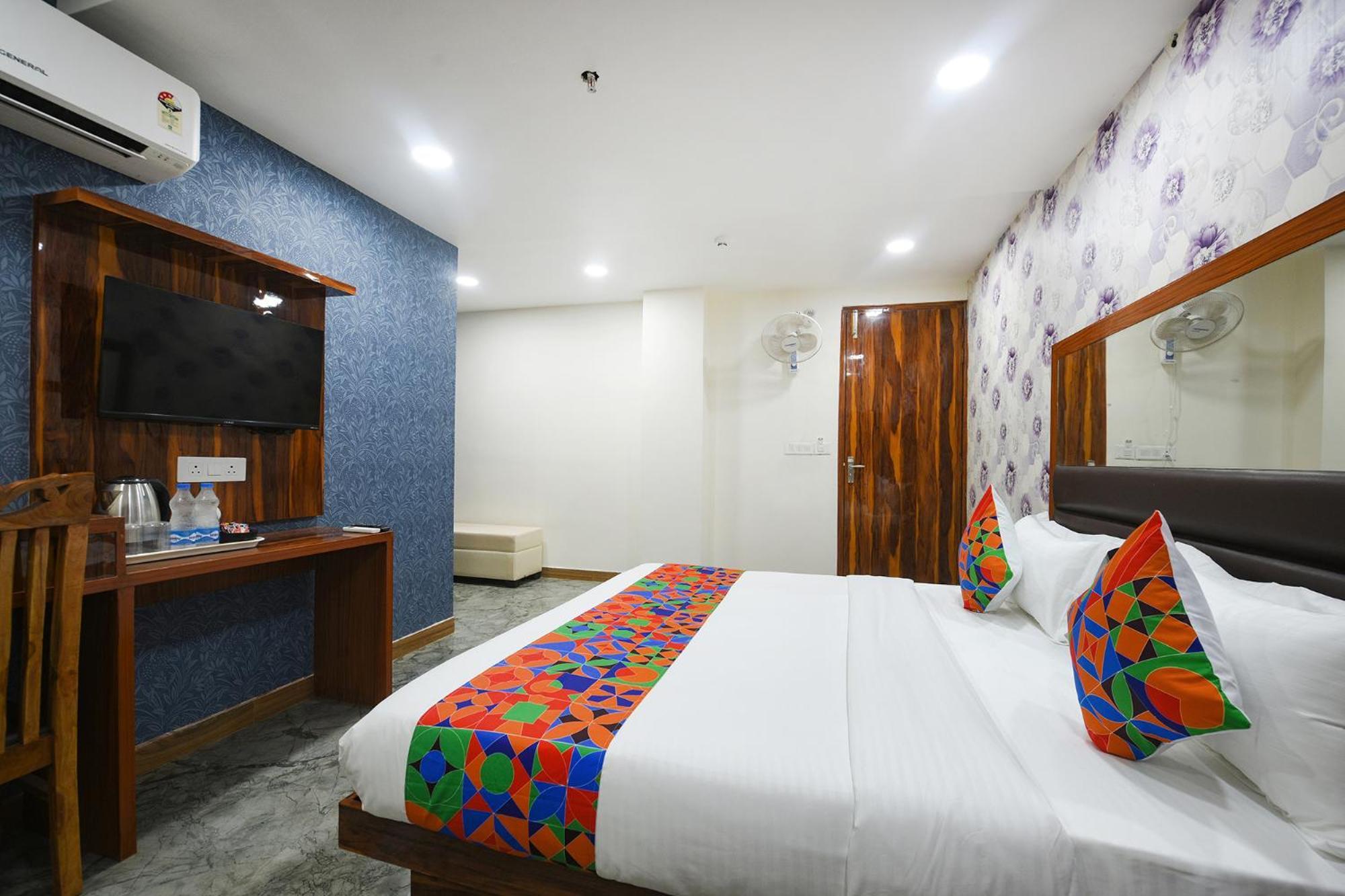 Fabhotel Mona Continental - Nr Laxmi Nagar It Hub Yeni Delhi Dış mekan fotoğraf